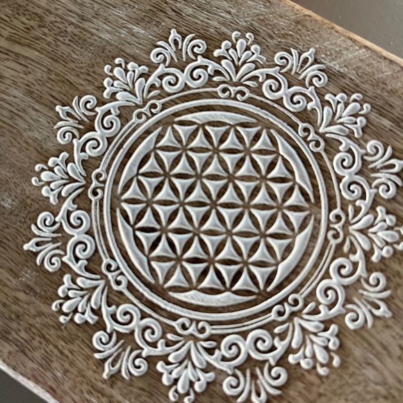 Wood carved box - Picture 4 of 5